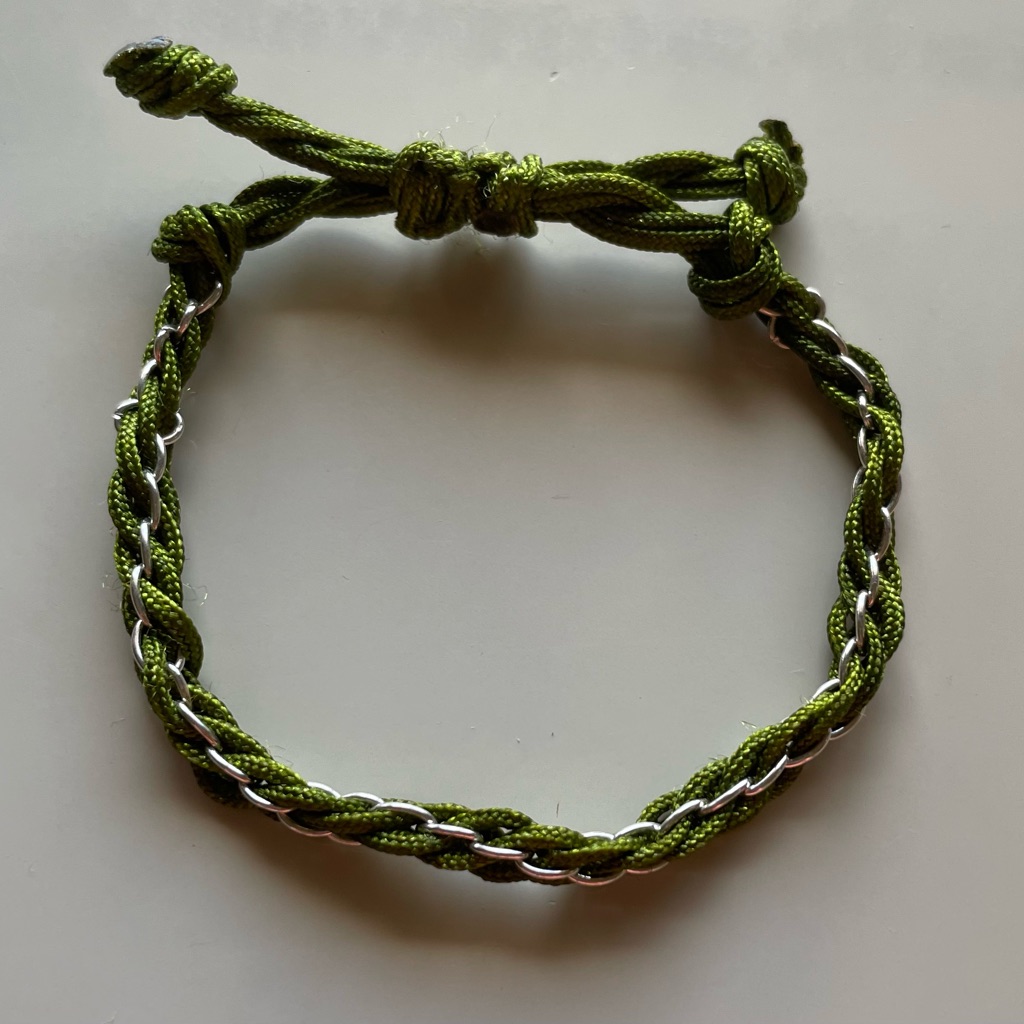Brand New Threaded With Silver Tone Chain Bracelet